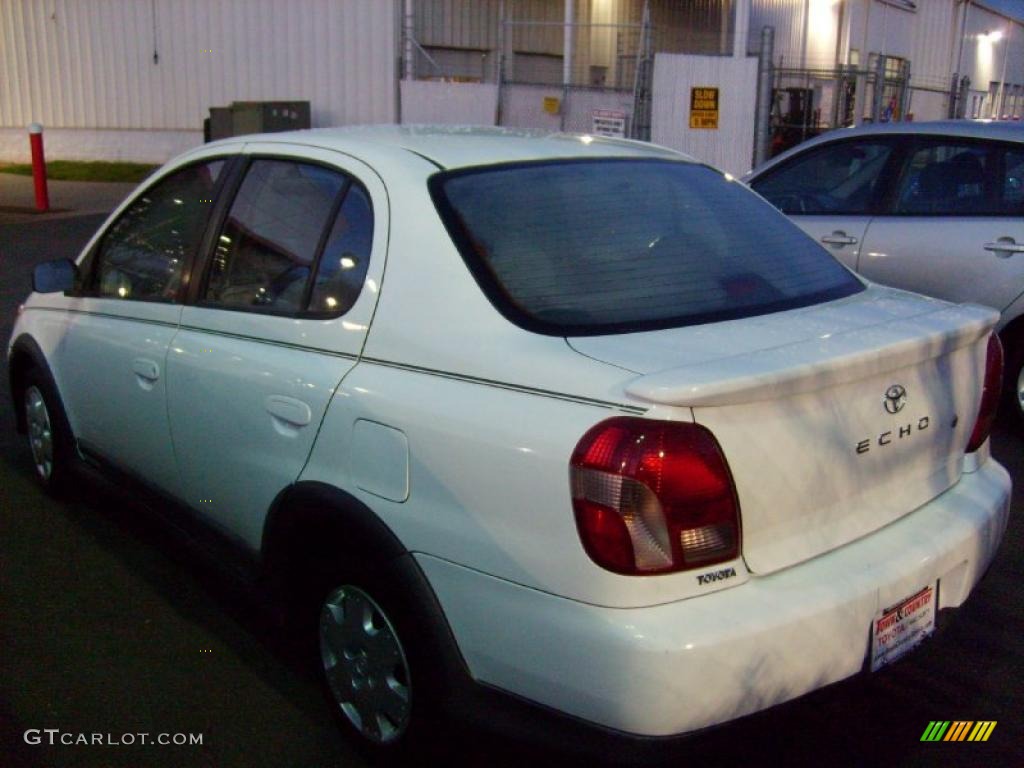 2000 ECHO Sedan - Super White / Shadow Gray photo #2