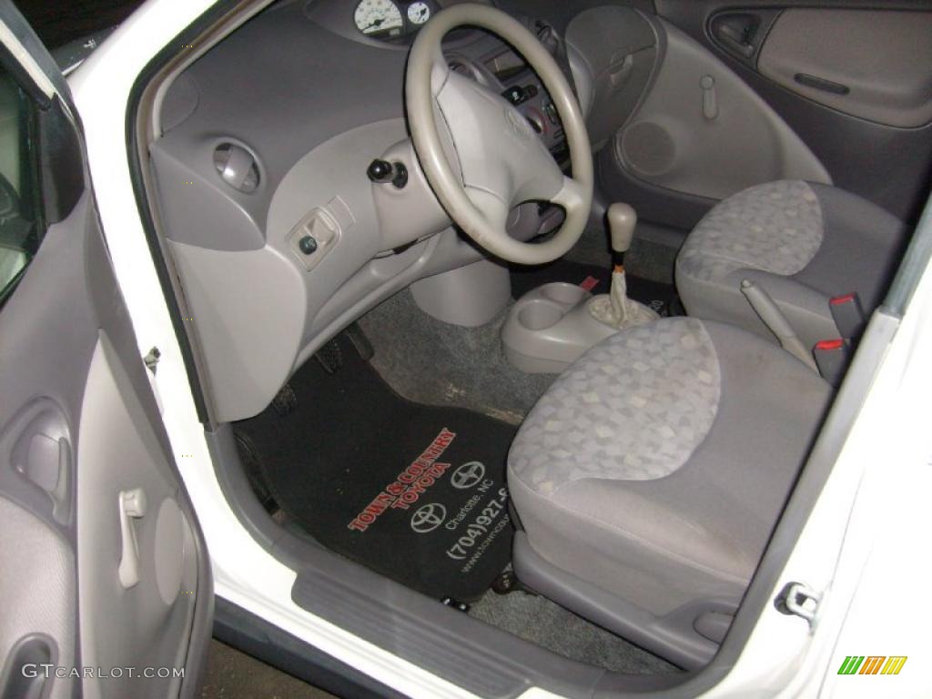 2000 ECHO Sedan - Super White / Shadow Gray photo #9