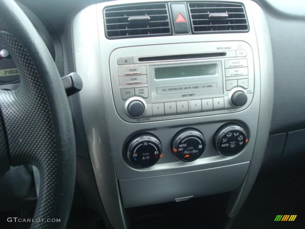 2006 Aerio SX AWD Sport Wagon - White Pearl / Black photo #13