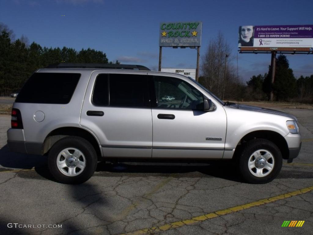 2006 Explorer XLS - Silver Birch Metallic / Stone photo #6