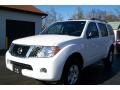 White Frost - Pathfinder LE 4x4 Photo No. 3