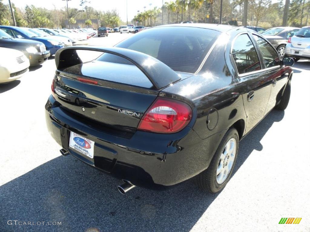 2005 Neon SXT - Black / Dark Slate Gray photo #14