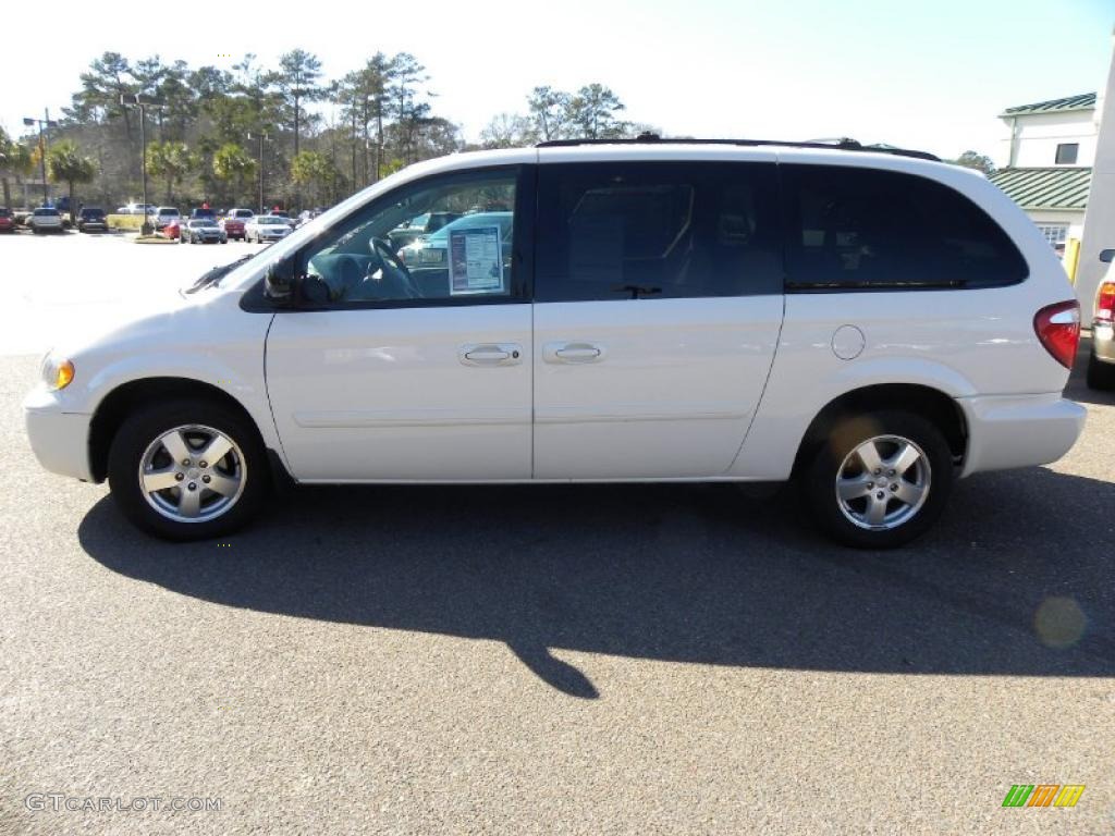 2006 Grand Caravan SXT - Stone White / Dark Khaki/Light Graystone photo #2