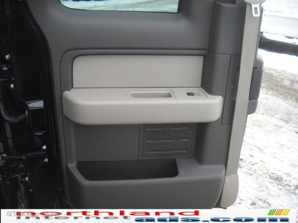 2010 F150 XLT SuperCab 4x4 - Tuxedo Black / Medium Stone photo #13