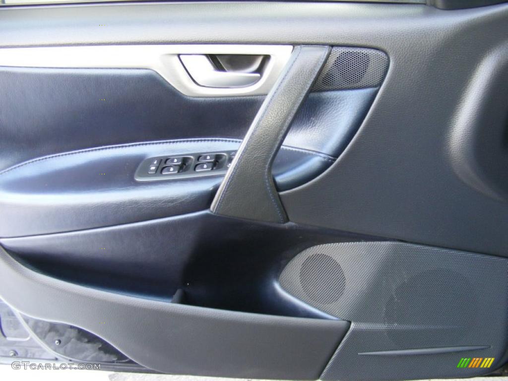 2007 Volvo S60 R AWD Nordkap Black/Blue R Metallic Door Panel Photo #25979099