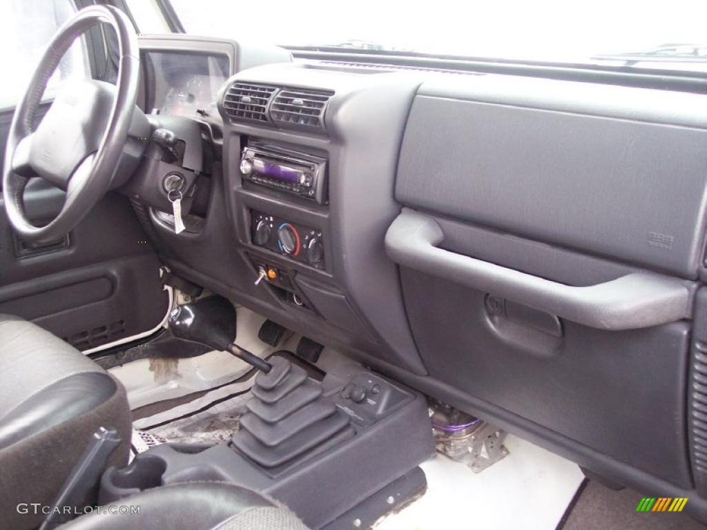 2000 Wrangler SE 4x4 - Stone White / Agate photo #37