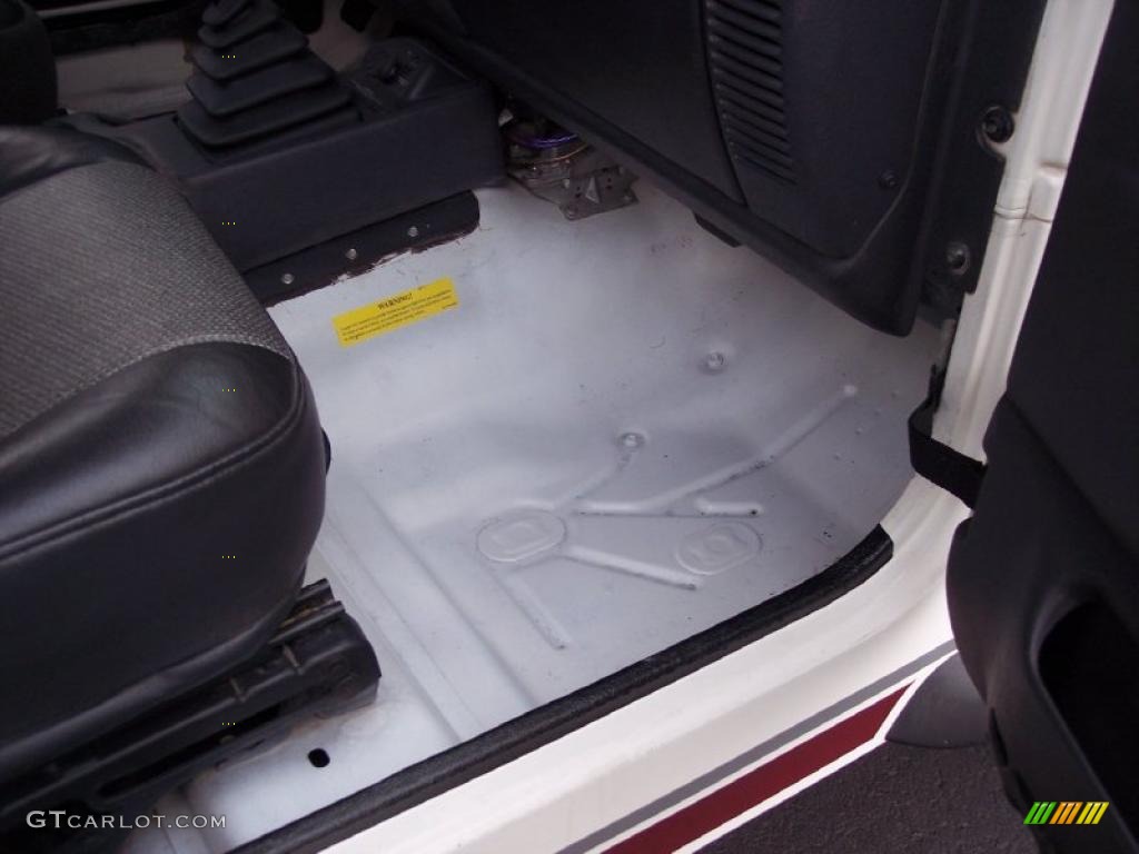 2000 Wrangler SE 4x4 - Stone White / Agate photo #40