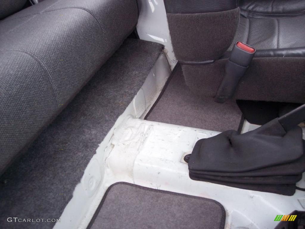 2000 Wrangler SE 4x4 - Stone White / Agate photo #45