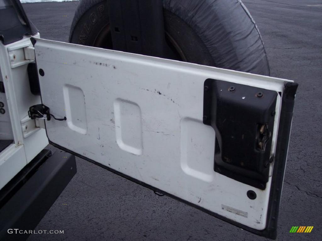 2000 Wrangler SE 4x4 - Stone White / Agate photo #49