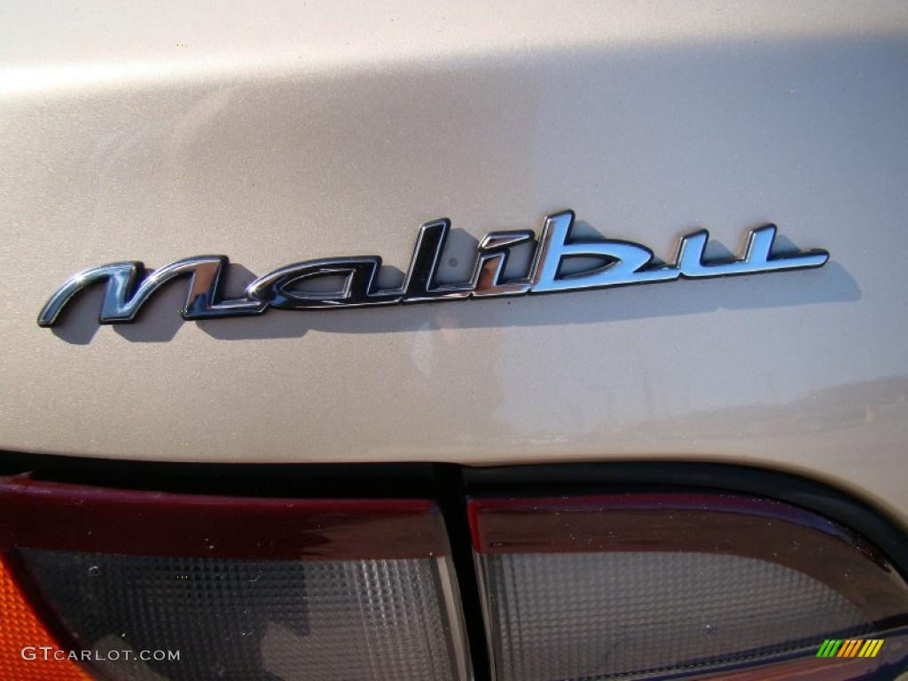 2001 Malibu Sedan - Light Driftwood Metallic / Neutral photo #28
