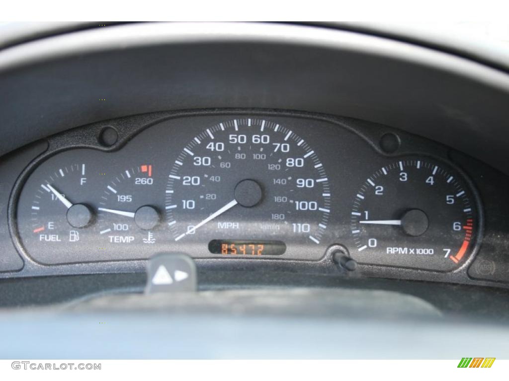 2002 Cavalier LS Sport Coupe - Ultra Silver Metallic / Graphite photo #66