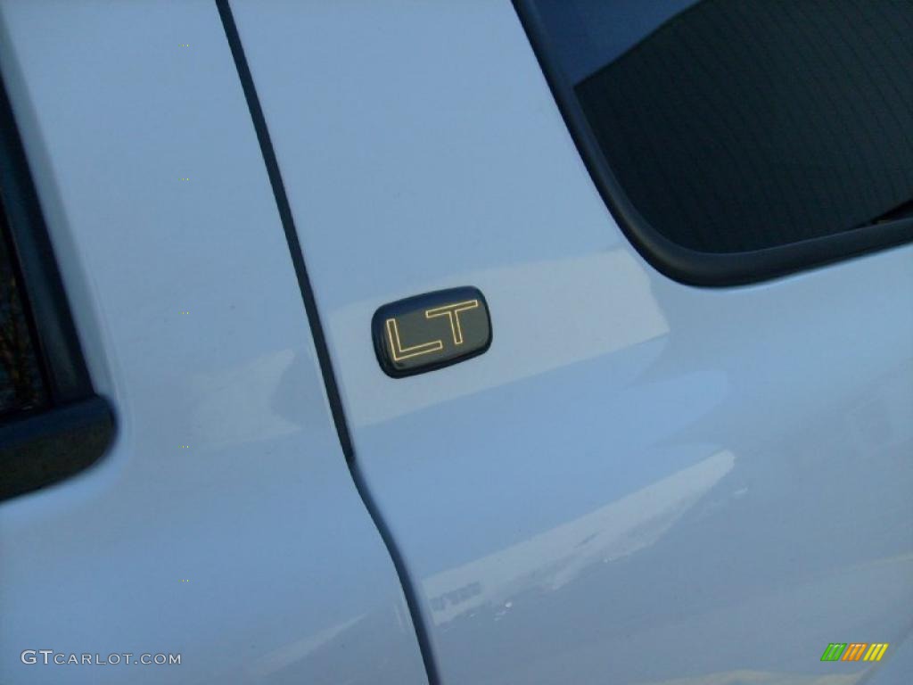 2001 Suburban 1500 LT 4x4 - Summit White / Graphite photo #7