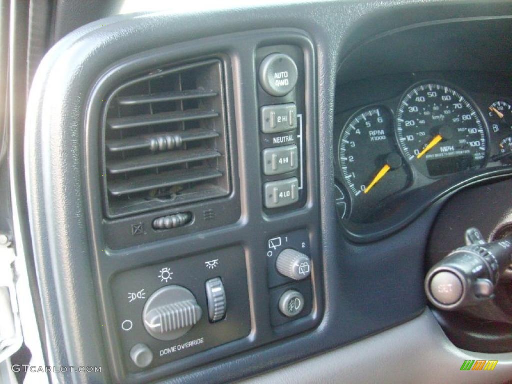 2001 Suburban 1500 LT 4x4 - Summit White / Graphite photo #9