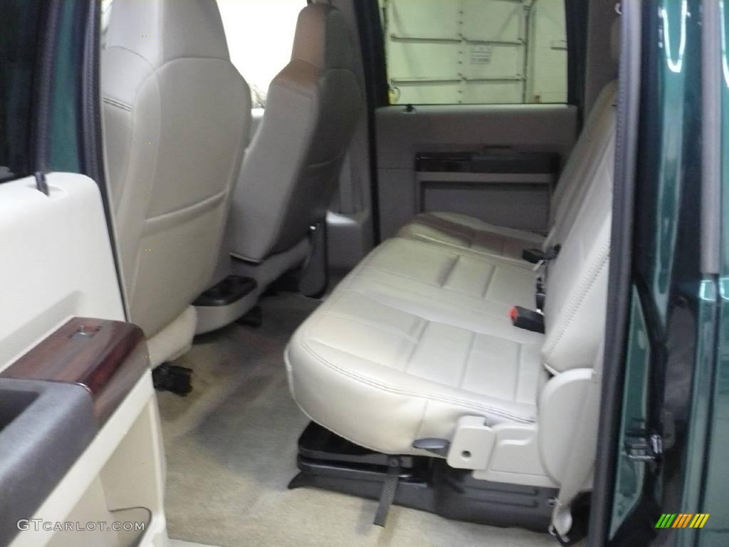 2008 F350 Super Duty Lariat Crew Cab 4x4 - Forest Green Metallic / Camel photo #24