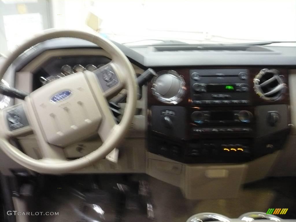 2008 F350 Super Duty Lariat Crew Cab 4x4 - Forest Green Metallic / Camel photo #28