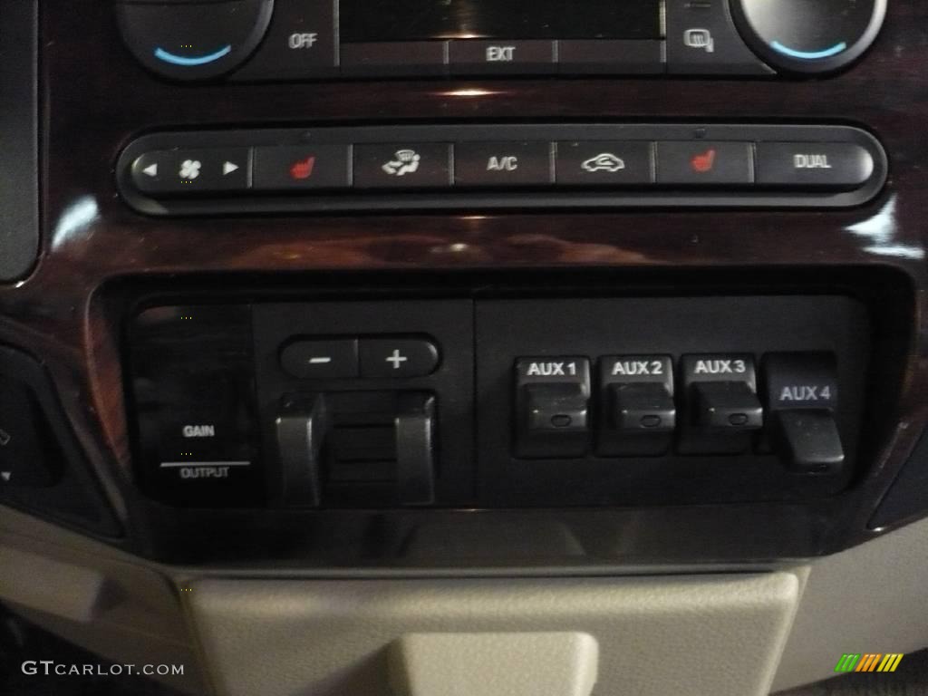 2008 F350 Super Duty Lariat Crew Cab 4x4 - Forest Green Metallic / Camel photo #43