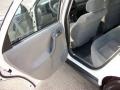 2002 Cream White Saturn L Series L200 Sedan  photo #11