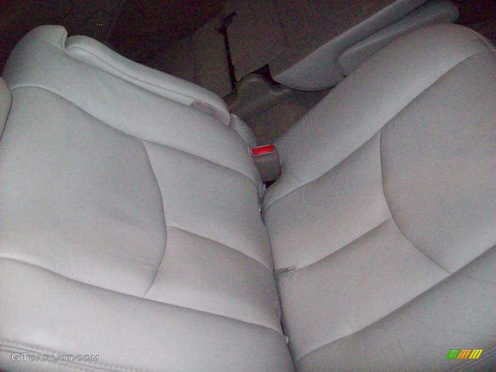 2004 Yukon SLT - Silver Birch Metallic / Neutral/Shale photo #25