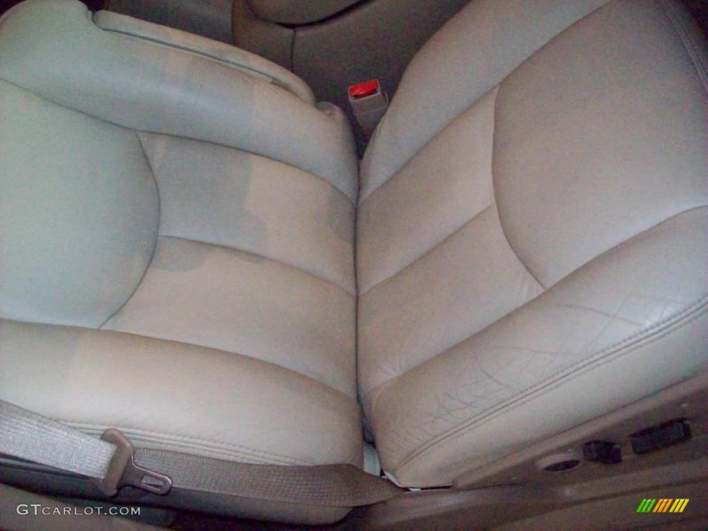 2004 Yukon SLT - Silver Birch Metallic / Neutral/Shale photo #28