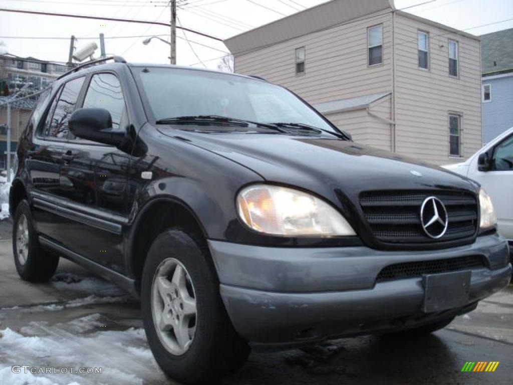 1998 ML 320 4Matic - Black / Grey photo #5