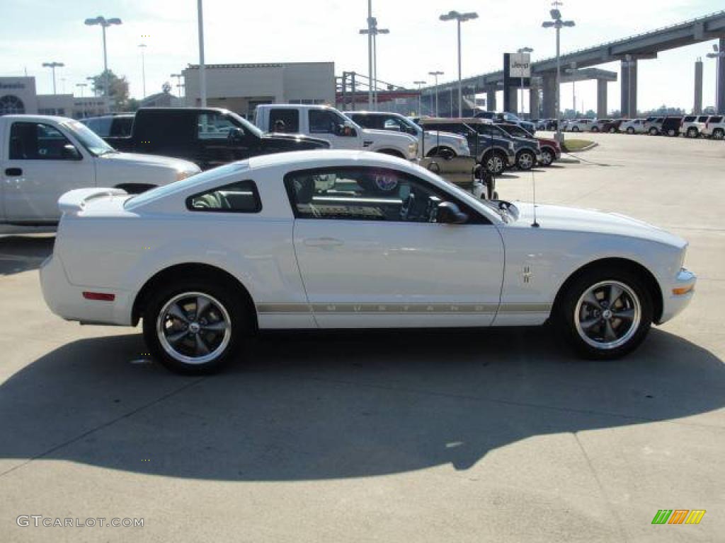 2006 Mustang V6 Premium Coupe - Performance White / Light Graphite photo #3