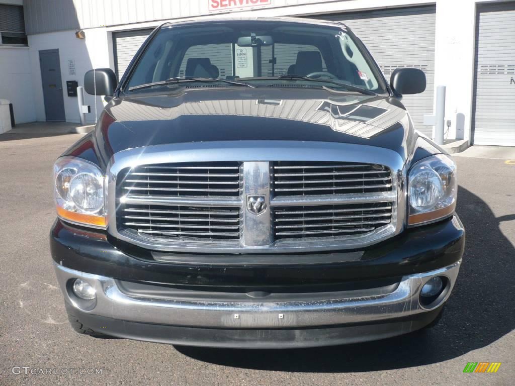 2006 Ram 1500 SLT Quad Cab 4x4 - Black / Medium Slate Gray photo #2