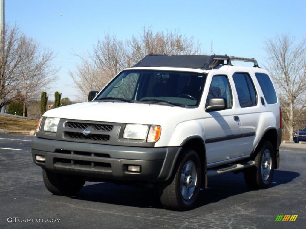 2001 Xterra SE V6 - Cloud White / Dusk Gray photo #2