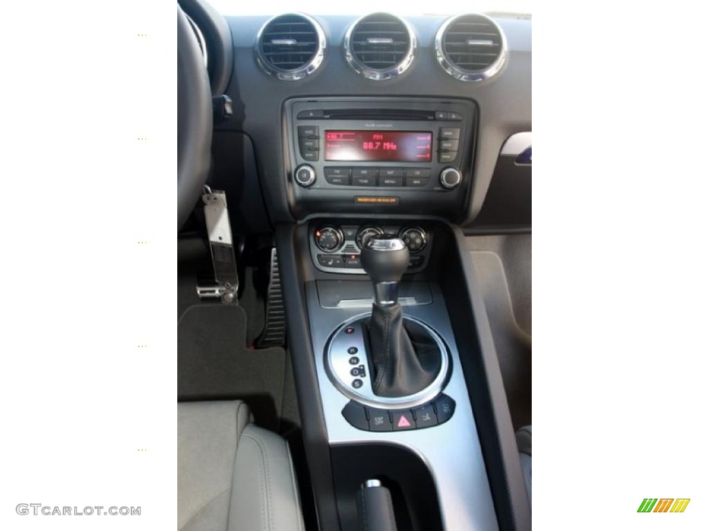 2010 TT 2.0 TFSI quattro Coupe - Meteor Gray Pearl Effect / Limestone Gray Leather/Alcantara photo #13