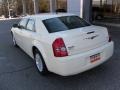 Cool Vanilla White - 300 LX Photo No. 2