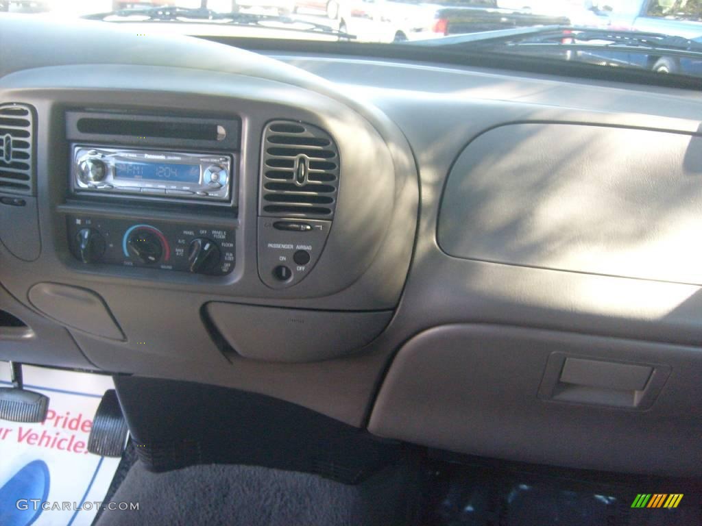 2004 F150 XLT Heritage SuperCab - Silver Metallic / Heritage Medium Parchment photo #25