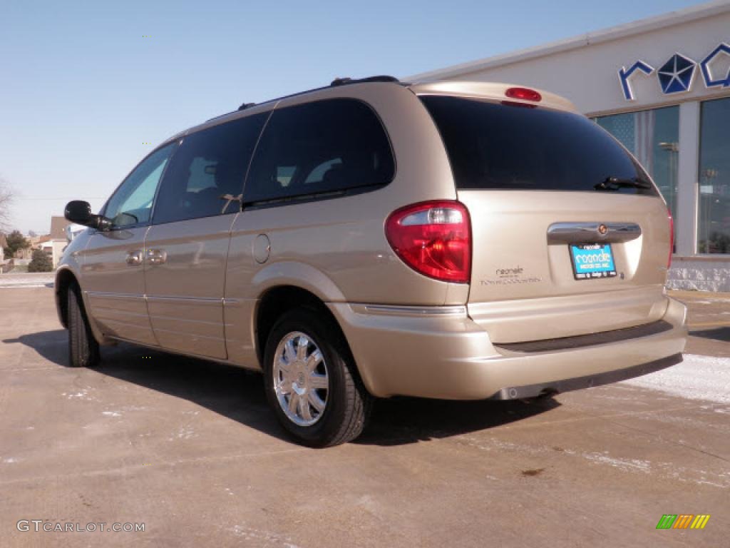 2007 Town & Country Limited - Linen Gold Metallic / Dark Khaki/Light Graystone photo #3