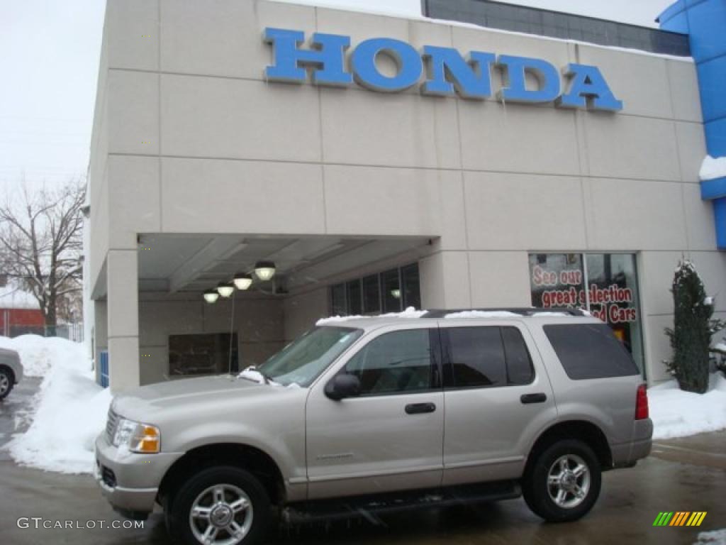 Silver Birch Metallic Ford Explorer