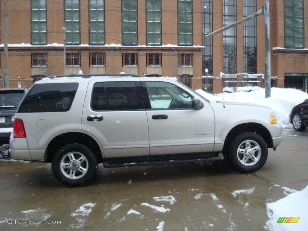 2004 Explorer XLT 4x4 - Silver Birch Metallic / Midnight Grey photo #5