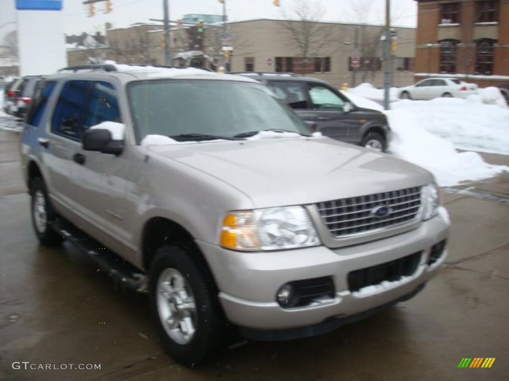 2004 Explorer XLT 4x4 - Silver Birch Metallic / Midnight Grey photo #6