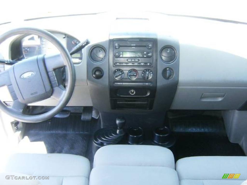 2005 F150 STX SuperCab 4x4 - Silver Metallic / Medium Flint Grey photo #11