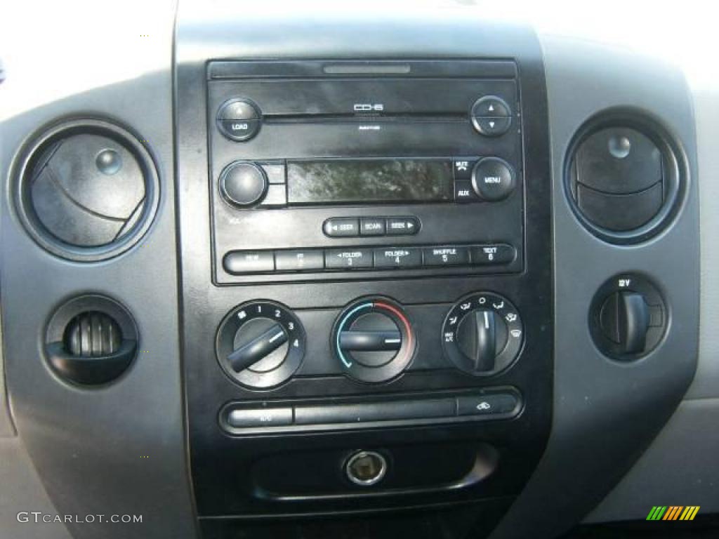 2005 F150 STX SuperCab 4x4 - Silver Metallic / Medium Flint Grey photo #16