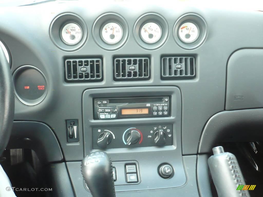 1997 Dodge Viper GTS Controls Photo #26052609