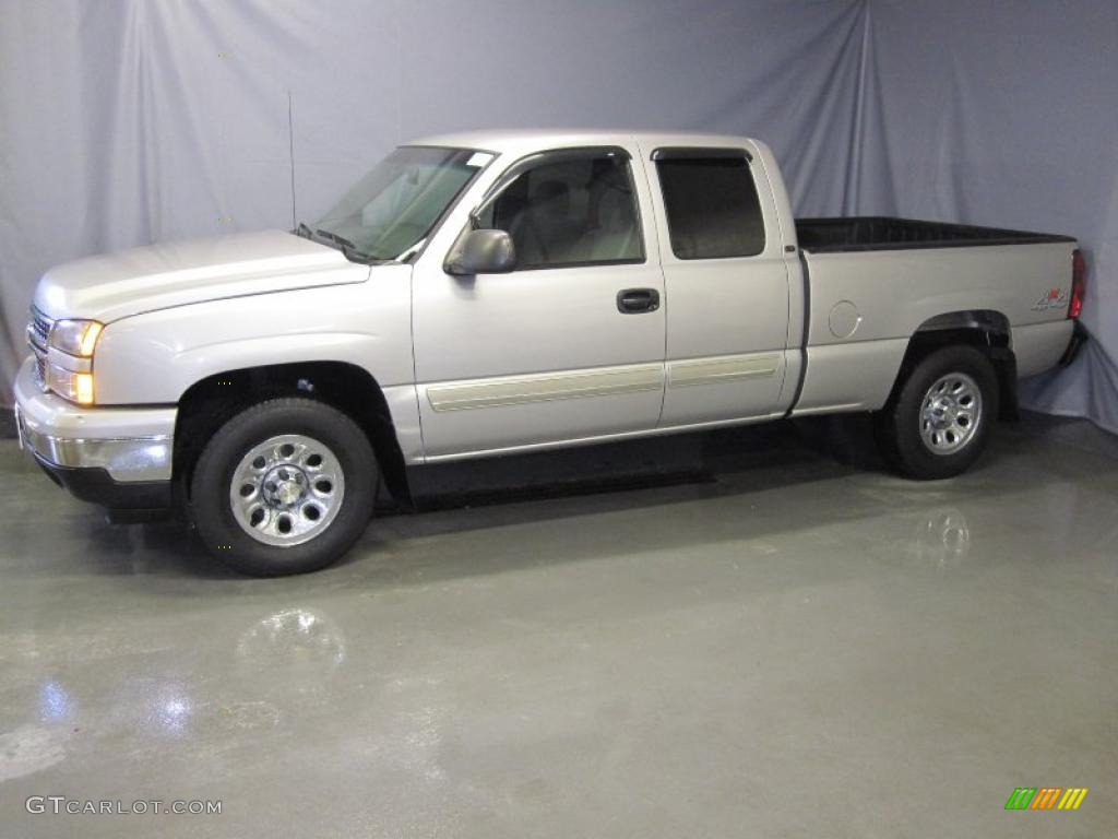 2006 Silverado 1500 LT Extended Cab 4x4 - Silver Birch Metallic / Dark Charcoal photo #2