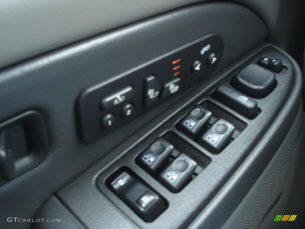 2003 Suburban 1500 Z71 4x4 - Light Pewter Metallic / Gray/Dark Charcoal photo #24