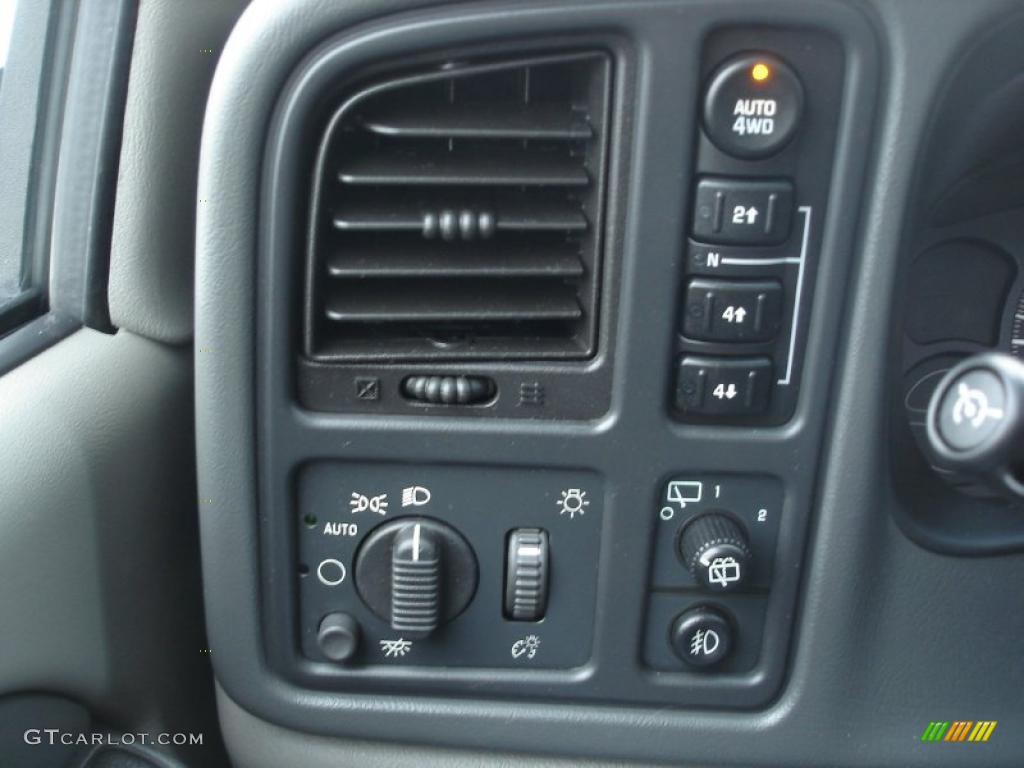 2003 Suburban 1500 Z71 4x4 - Light Pewter Metallic / Gray/Dark Charcoal photo #26