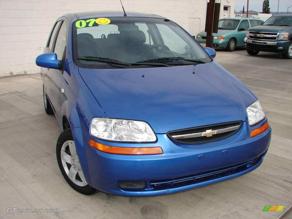 2007 Aveo 5 LS Hatchback - Bright Blue / Charcoal Black photo #4