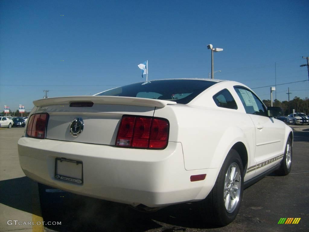 2008 Mustang V6 Deluxe Coupe - Performance White / Medium Parchment photo #3