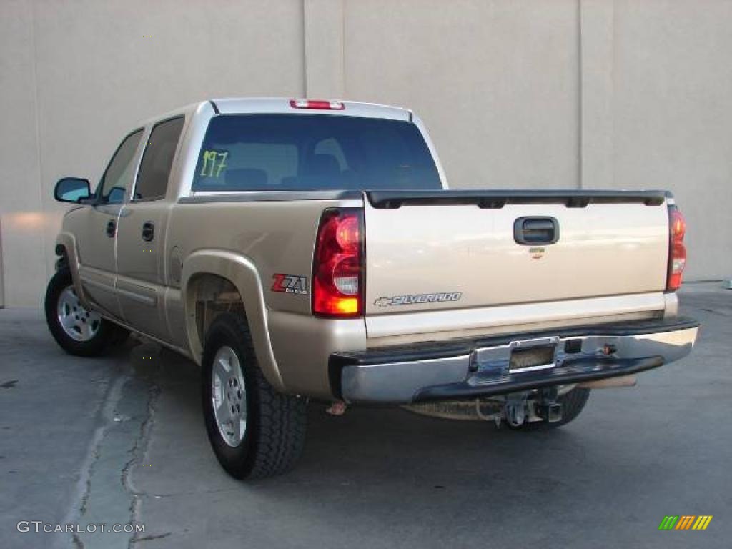 2007 Silverado 1500 Classic LT Crew Cab 4x4 - Sandstone Metallic / Tan photo #5