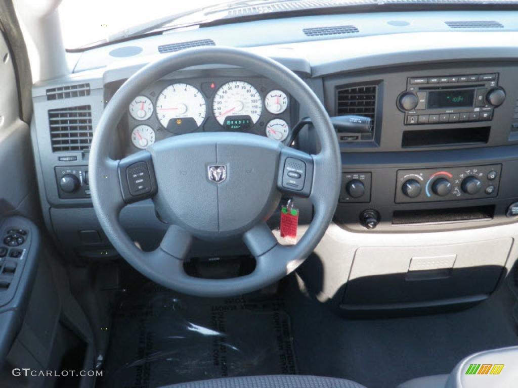 2008 Ram 1500 SXT Quad Cab 4x4 - Brilliant Black Crystal Pearl / Medium Slate Gray photo #8