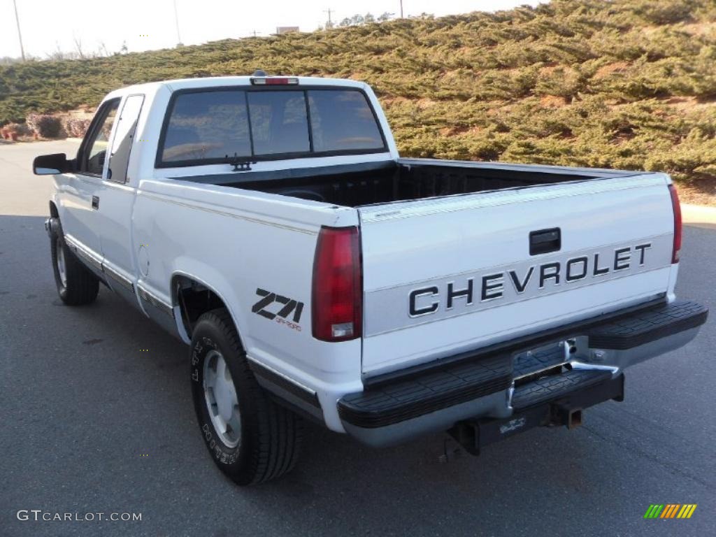 1997 C/K K1500 Silverado Extended Cab 4x4 - Olympic White / Neutral Shale photo #2