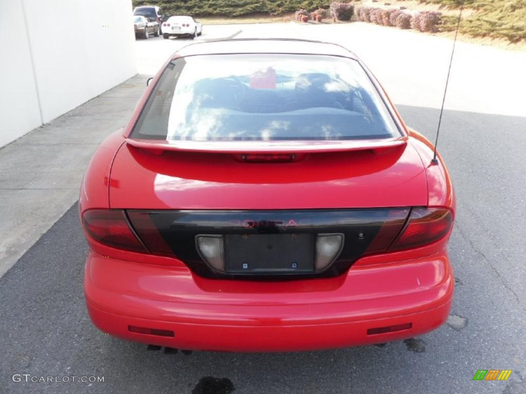1998 Sunfire SE Coupe - Bright Red / Graphite photo #3