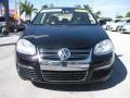 Black - Jetta SE Sedan Photo No. 8