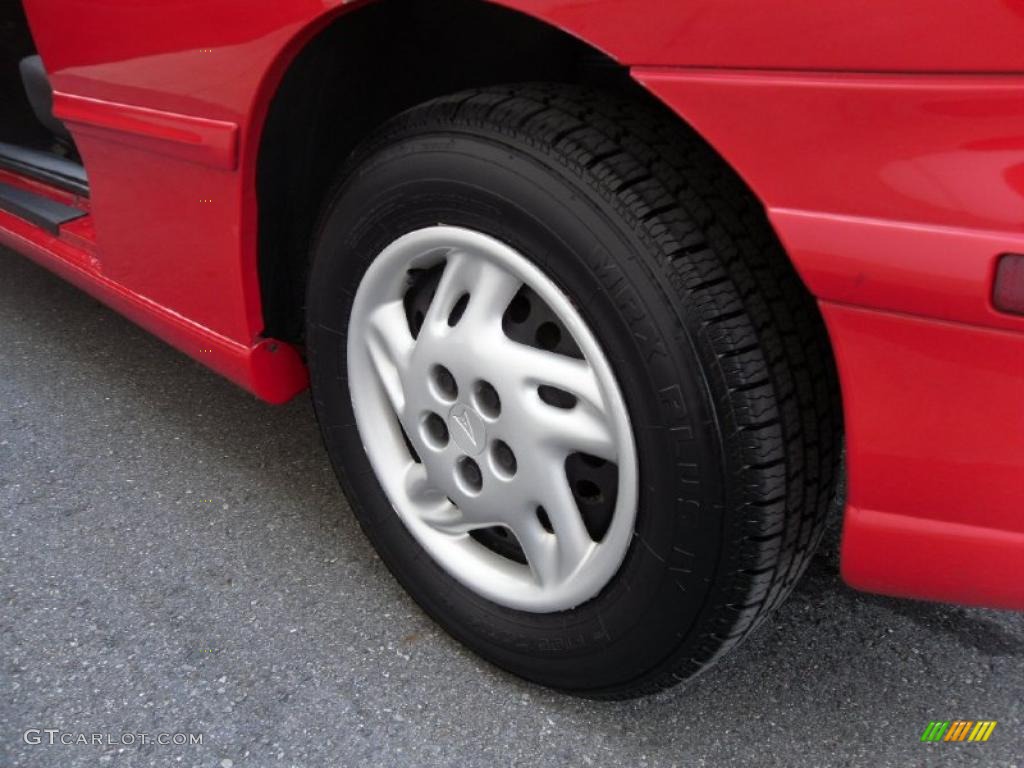 1998 Sunfire SE Coupe - Bright Red / Graphite photo #11