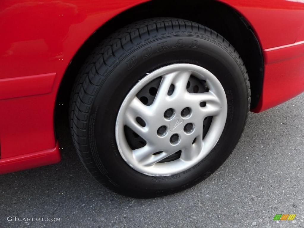1998 Sunfire SE Coupe - Bright Red / Graphite photo #16