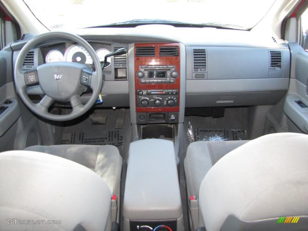 2005 Durango SLT - Flame Red / Medium Slate Gray photo #13